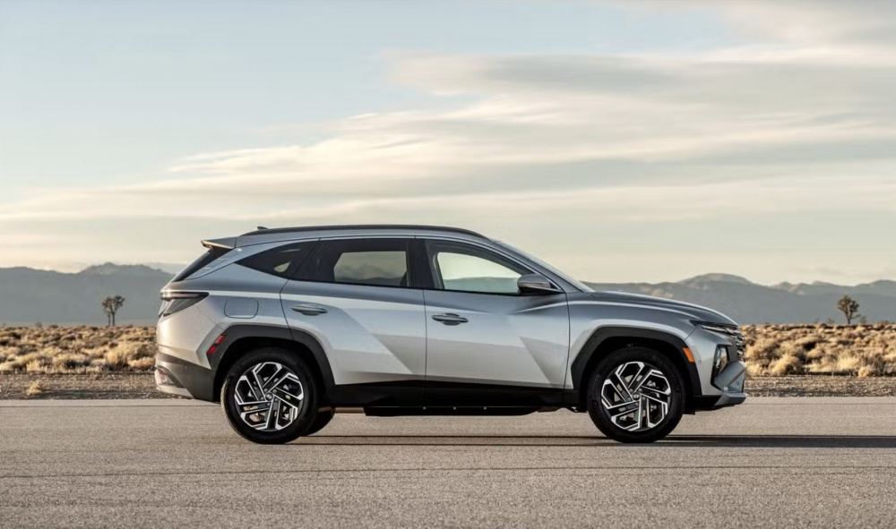 Hybrid cắm điện (PHEV) khác gì hybrid thường