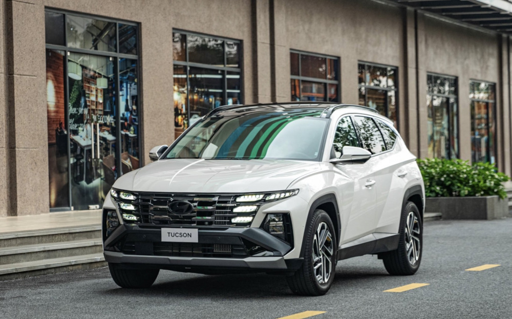 Hyundai Tucson thế hệ mới lộ nội thất với màn hình cỡ lớn