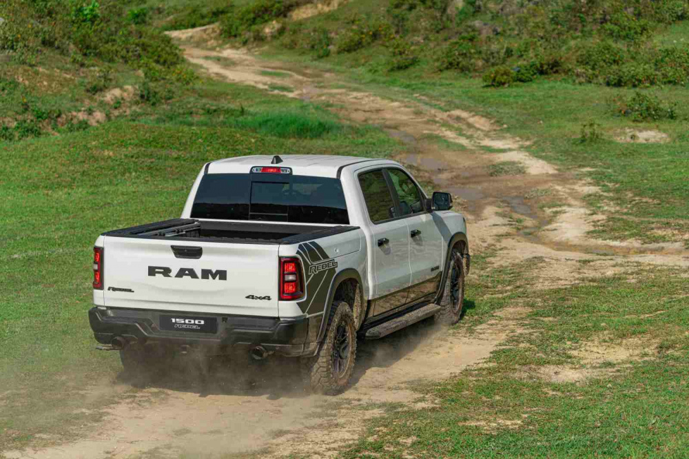 Ram 1500 mới đồng thời được trang bị hệ thống phanh an toàn chủ động với khả năng phát hiện nguy cơ va chạm