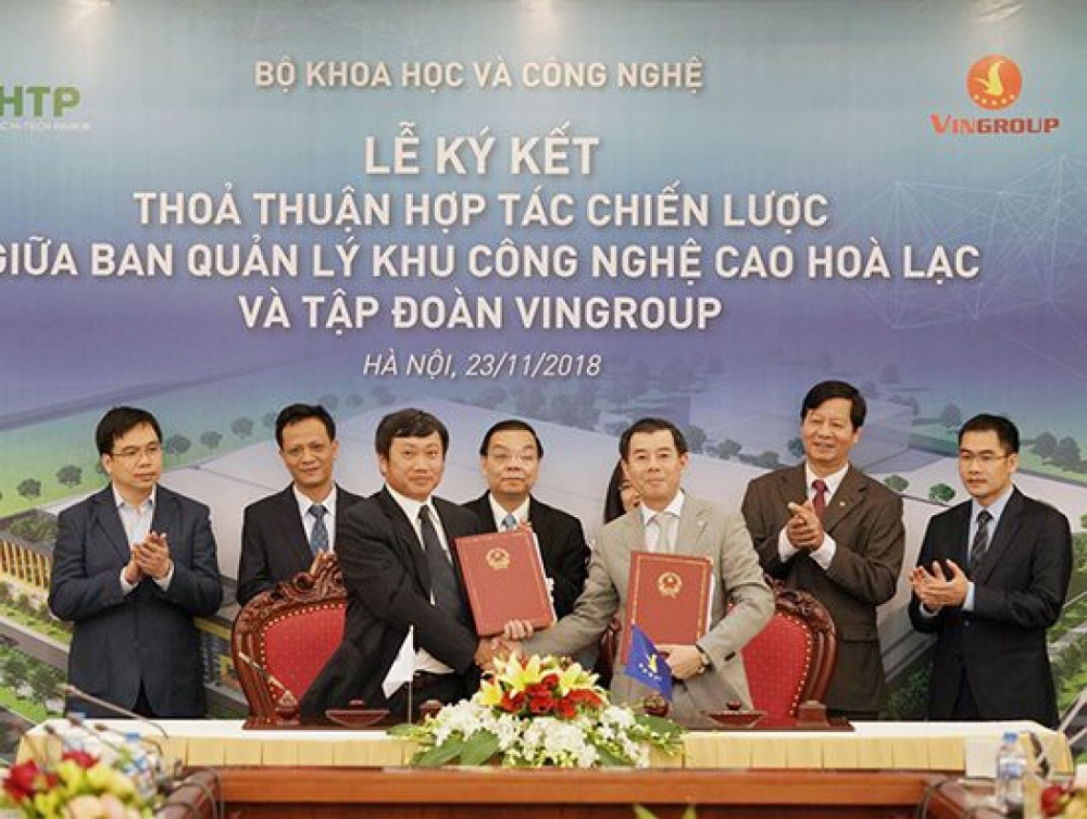 vingroup Cwin800 hàng ngàn khuyến mãi vào công nghệ cao