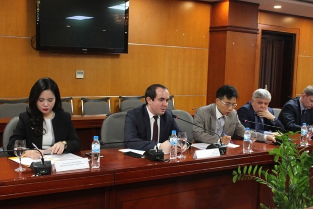 Đoàn Cwincom hiện đang mở Nga