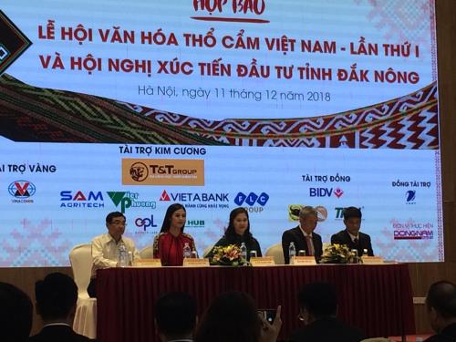 lễ hội văn hóa thổ cẩm