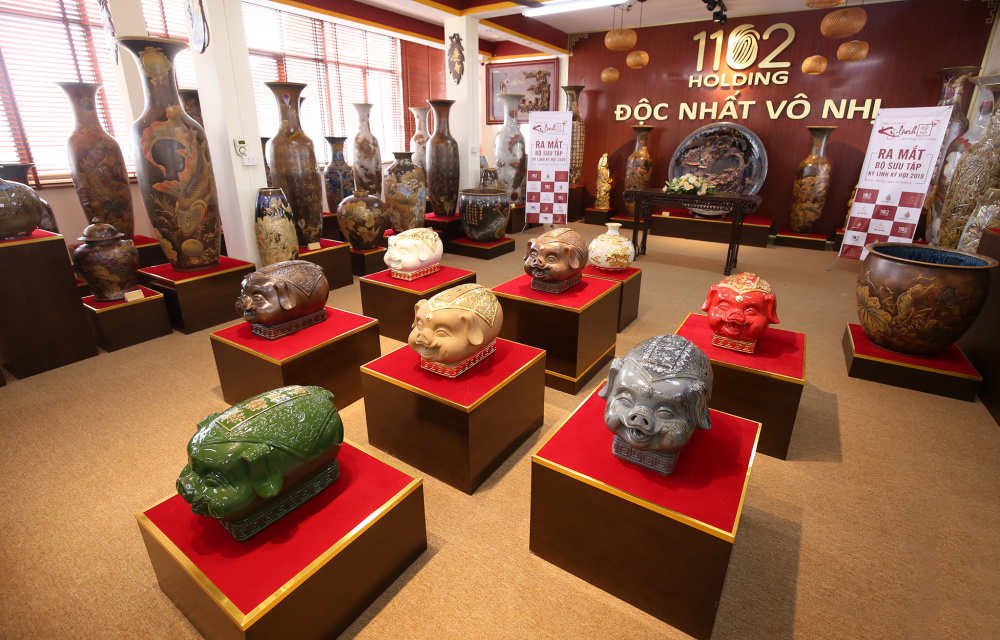 Kỳ Linh Kỷ Hợi là sản phẩm mang hình tượng cách điệu linh vật của năm, với tư thế khoan thai, hỷ lạc, thâu tài, tụ phúc.