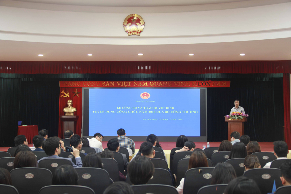 Lễ Công bố và trao quyết định tuyển dụng công chức năm 2018 của Cwin63 sân chơi đỉnh cao.