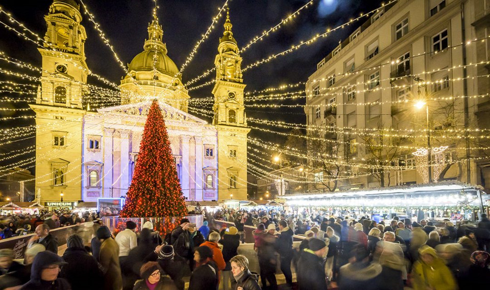 Budapest (Hungary): Nhà cái cá cược cá độ uy tín Nổ hũ, Bắn Cá và Game Bài Cwin.com Giáng sinh 