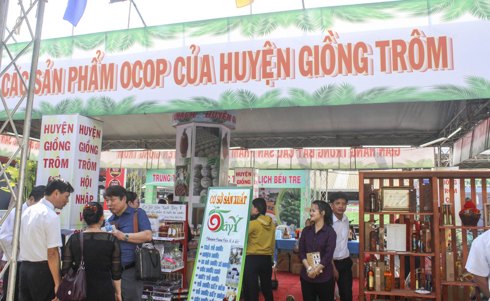 Nhà cái cá cược cá độ uy tín Nổ hũ, Bắn Cá và Game Bài Cwin.com Giới thiệu sản phẩm OCOP tỉnh Bến Tre tại Thành phố Hồ Chí Minh