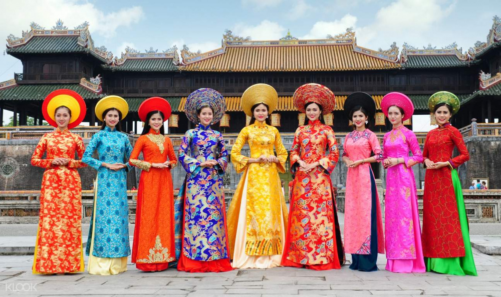 Tà áo dài truyền thống tại Cố đô Huế