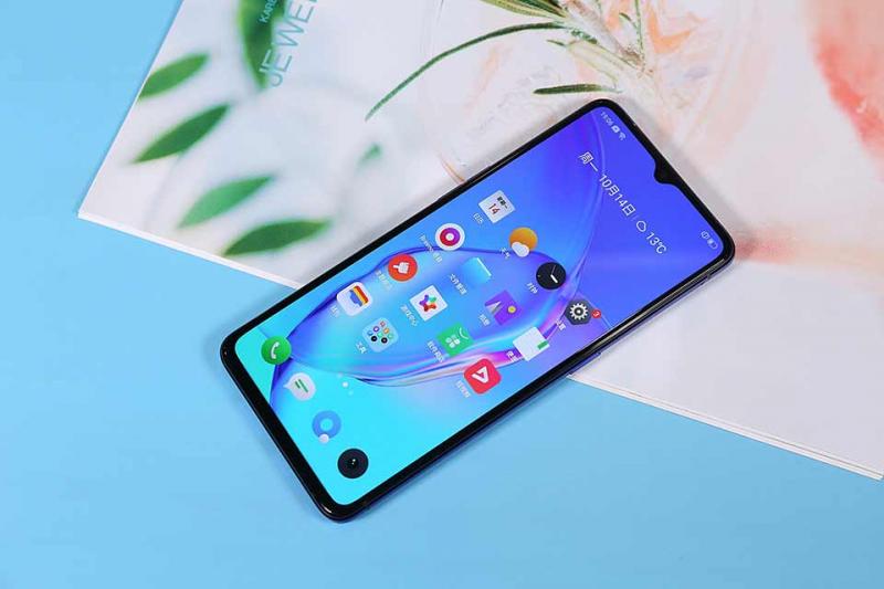 Realme X2 Pro man hinh