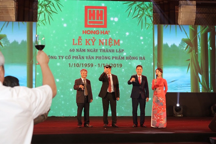 khát vọng hồng hà