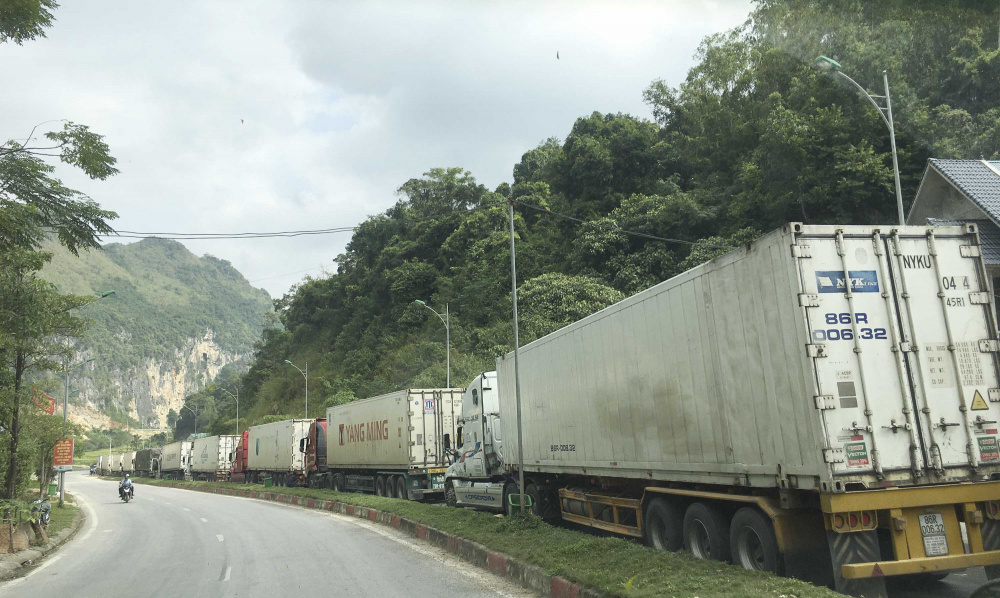 dồn ứ nông sản cửa khẩu tân thanh