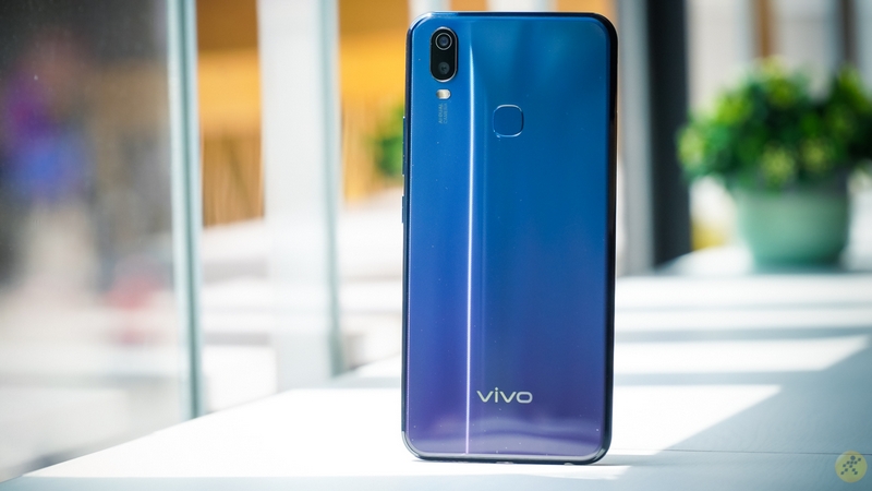 Vivo Y11 thiet ke