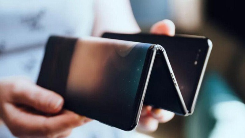 TCL smartphone màn hình gập 3