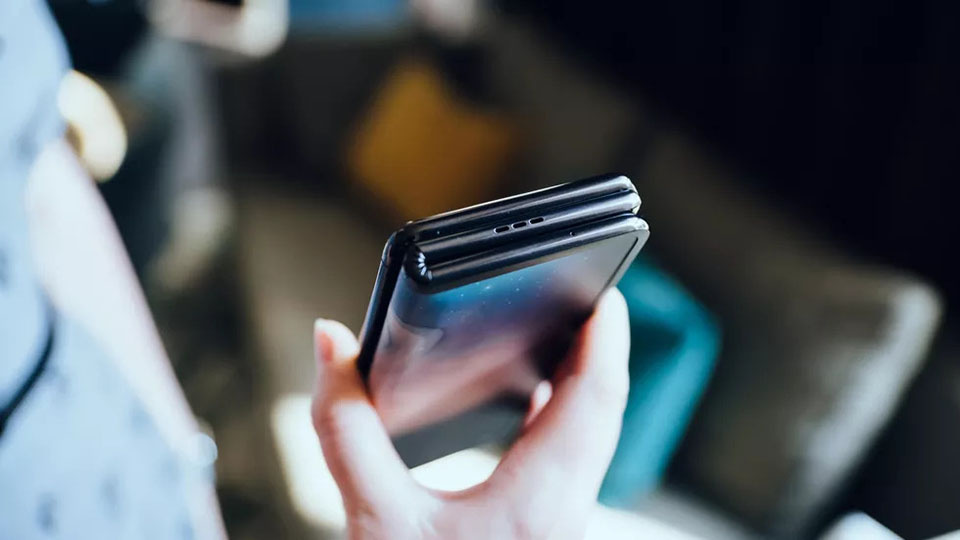 TCL smartphone màn hình gập 3 gap lai