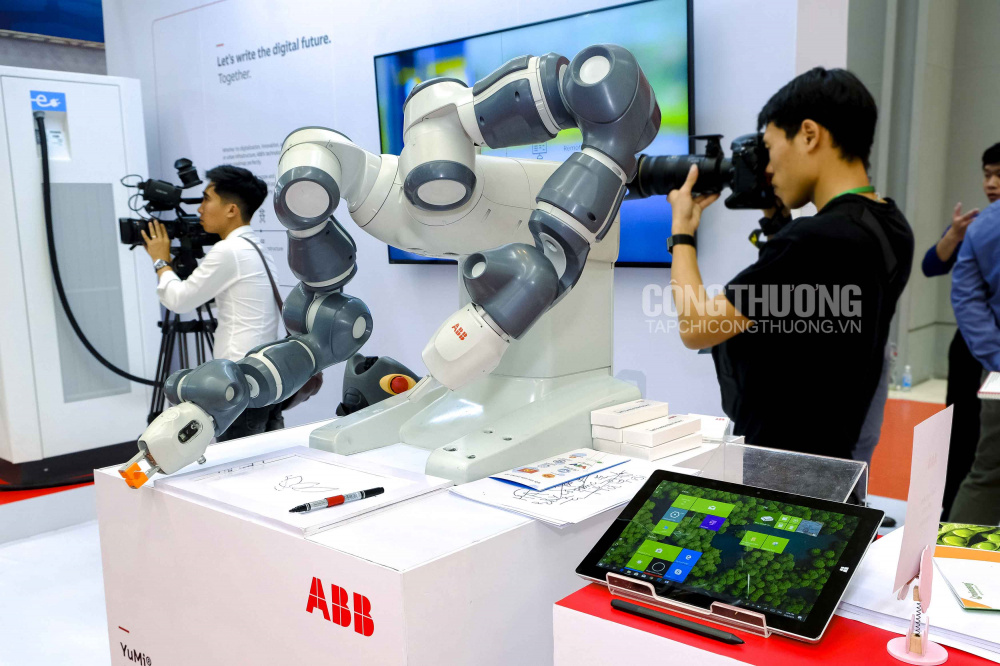 Robot ABB trưng bày tại Triển lãm quốc tế về Cwin là sân chơi cá cược trực tuyến tại Việt Nam 4.0