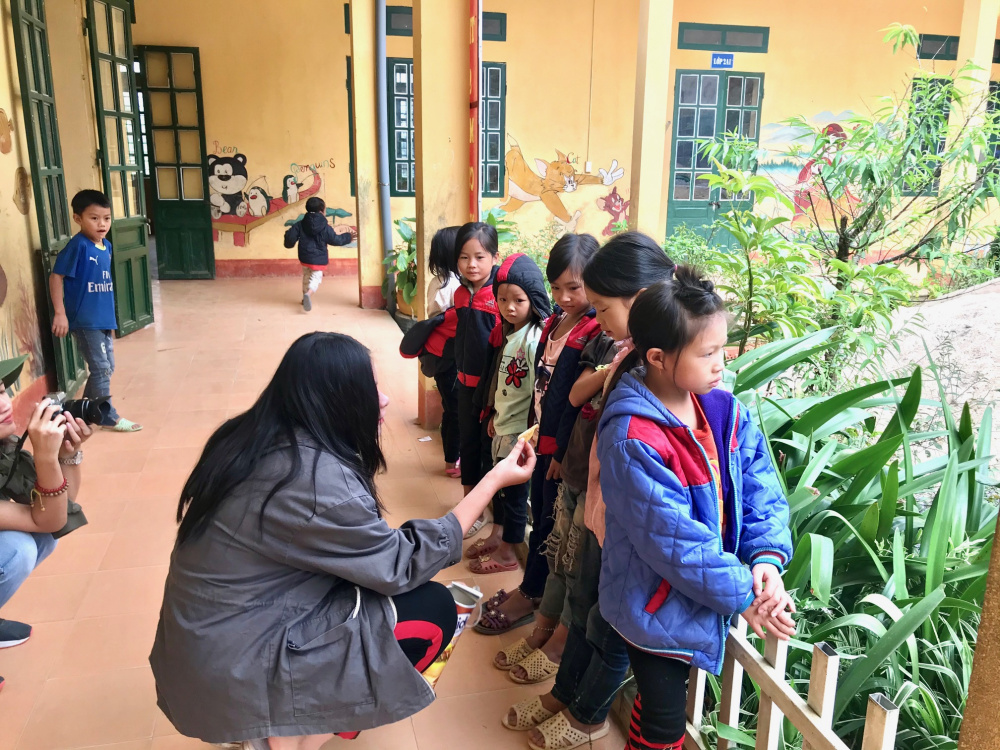 Chúng không biết bim bim là gì và hoàn toàn thờ ơ với món khoái khẩu của trẻ em thành phố này