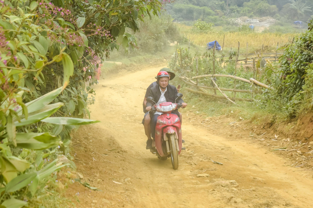 Phương tiện duy nhất để họ dùng di chuyển là xe máy