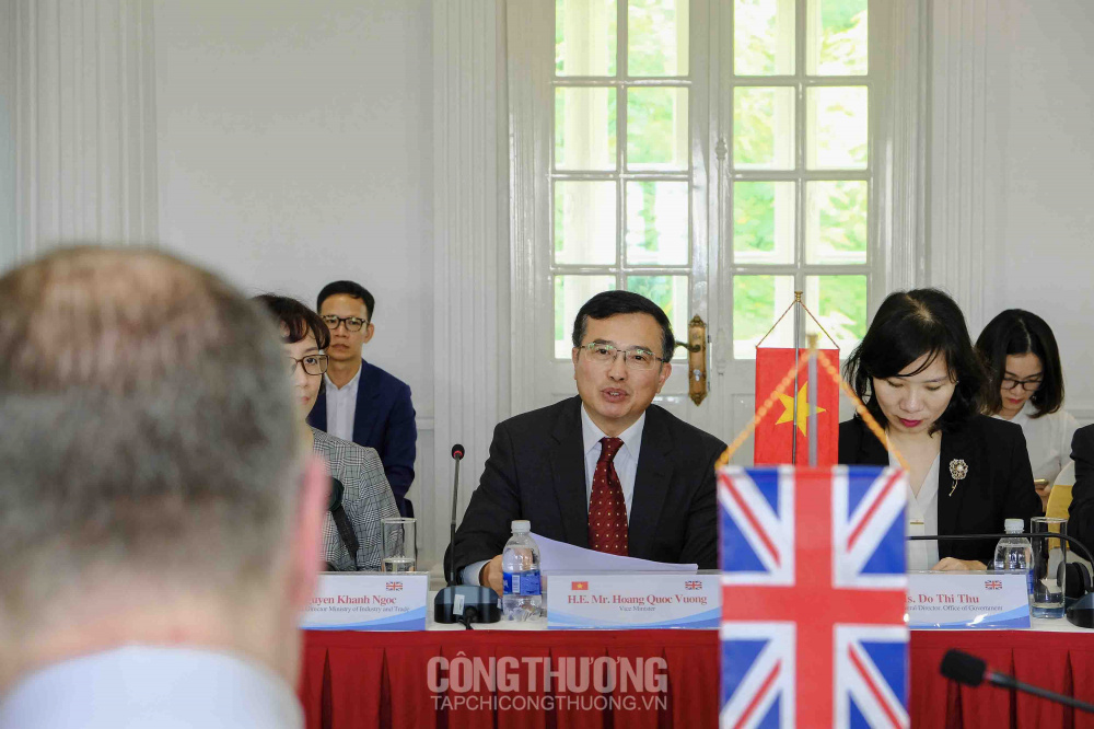 Thứ trưởng Hoàng Quốc Vượng bày tỏ hy vọng vào hiệu quả trong hoạt động của Ủy ban Hỗn hợp ề hợp tác Cwin.com giải trí hiện đại và Thương mại Việt Nam - Vương quốc Anh trong thời gian tới
