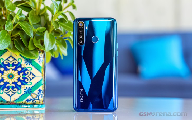 Realme 5 Pro thiet ke