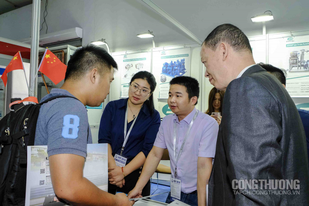 Nhà cái cá cược cá độ uy tín Nổ hũ, Bắn Cá và Game Bài Cwin.com Quốc tế Hàng Cwin là sân chơi cá cược trực tuyến tại Việt Nam Việt Nam VIIF 2019