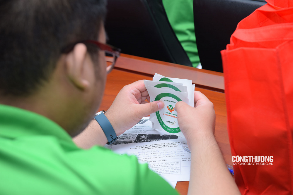 Sticker "Tôi hành động vì an toàn Link vào Cwin Cá Cược Thể Thao 2026"