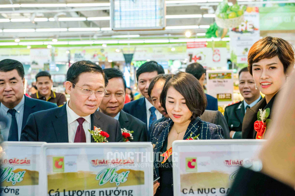 Tuần lễ giới thiệu Sản phẩm cây ăn quả có múi và nông thủy sản an toàn, chất lượng tỉnh Hòa Bình năm 2019