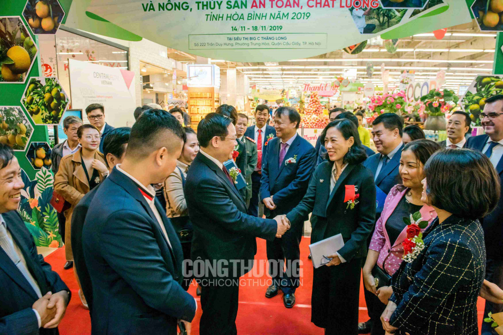 Tuần lễ giới thiệu Sản phẩm cây ăn quả có múi và nông thủy sản an toàn, chất lượng tỉnh Hòa Bình năm 2019