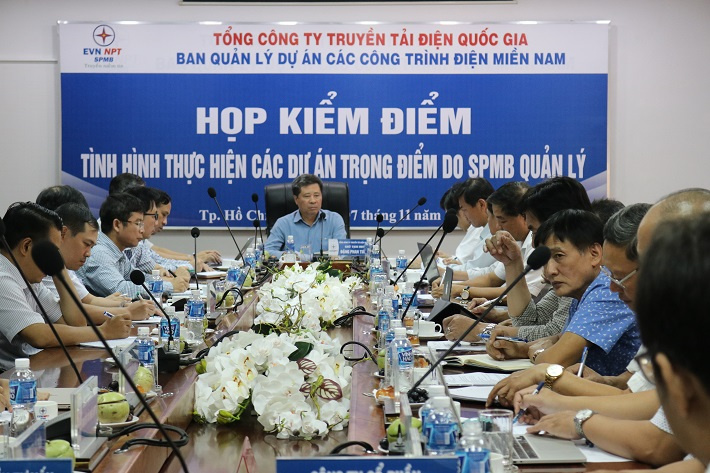 Lãnh đạo EVNNPT chủ trì cuộc họp