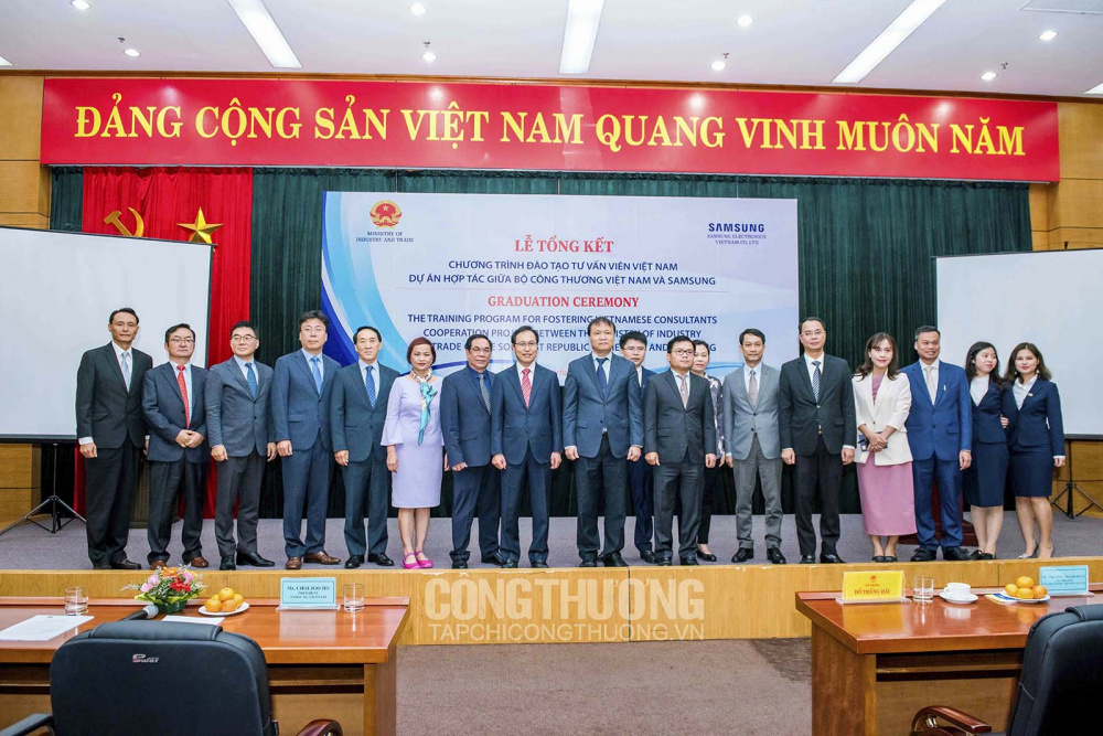 Lãnh đạo Cwin63 sân chơi đỉnh cao, Samsung Việt Nam và các giảng viên, học viên trong Dự án hợp tác đào tạo tư vấn viên