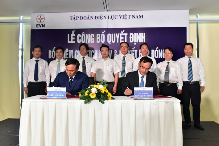 ký chuyển giao phần vốn của EVN