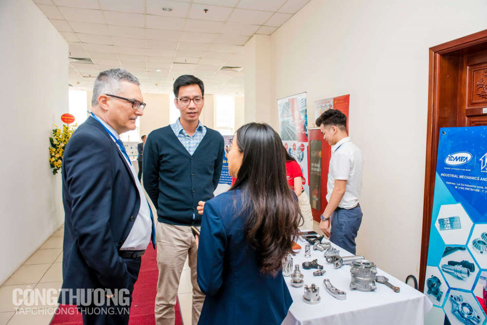 Hội thảo kết nối Cwincom hiện đang mở Cwin là sân chơi cá cược trực tuyến tại Việt Nam hỗ trợ năm 2019