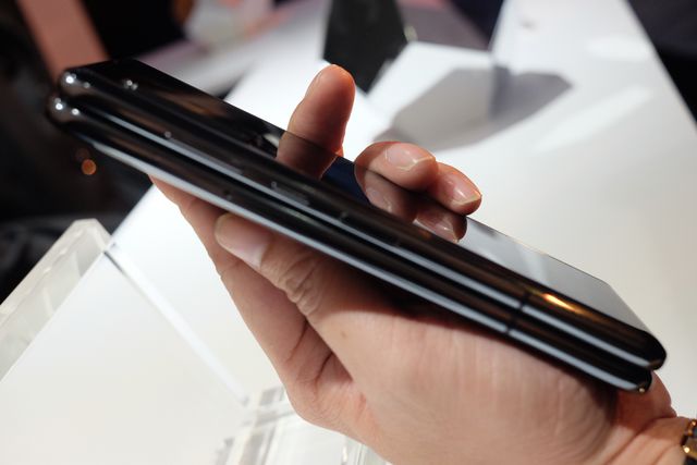 Galaxy Fold  cau hinh