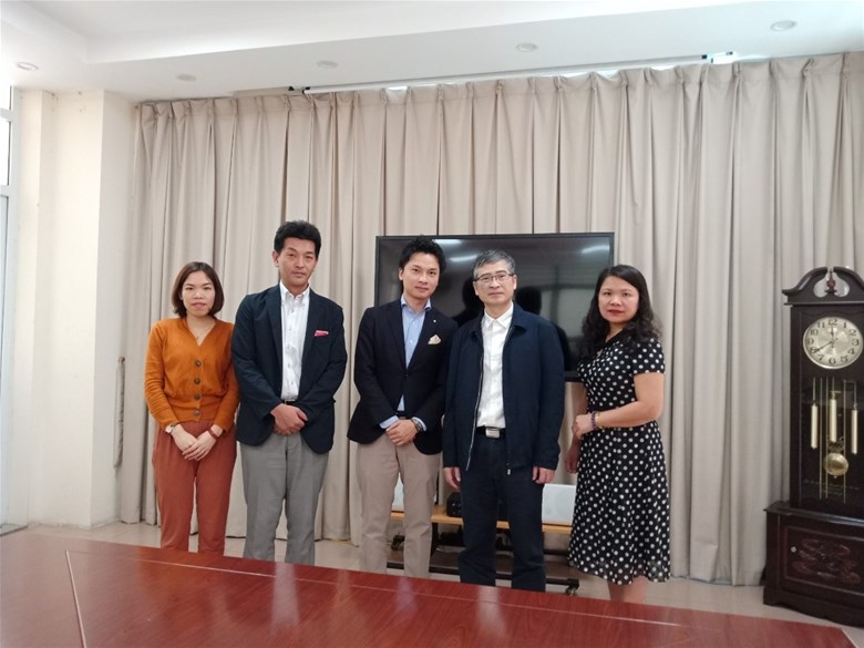 Chụp ảnh lưu niệm