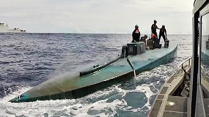 Peru bắt được tàu ngầm chở cocaine
