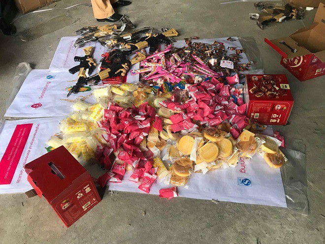30 tấn bánh kẹo bị thu giữ