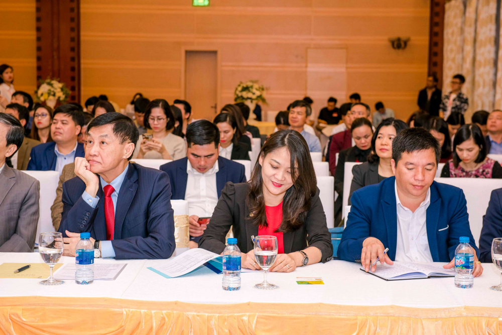 Các phiên thảo luận chuyên đề về giải pháp thúc đẩy tiêu thụ sản phẩm OCOP diễn ra song song với triển lãm gian hàng cũng thu hút sự tham dự của nhiều đơn vị