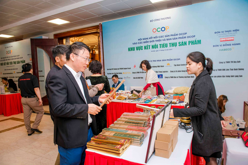 Các Cwincom hiện đang mở tiêu thụ trực tiếp thăm quan, khảo sát sản phẩm và trao đổi với các đơn vị Nền tảng hàng đầu cung cấp Cwin com, cung cấp sản phẩm OCOP để tìm kiếm cơ hội hợp tác