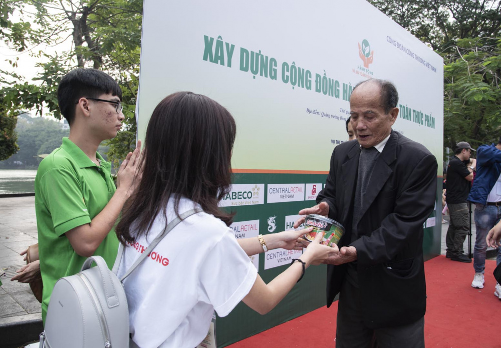 Các trò chơi tương tác, hoạt động trải nghiệm do đội ngũ tình nguyện viên Chương trình dẫn dắt
