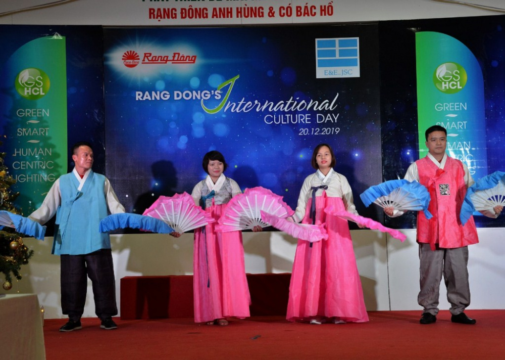 Ngày Hội giao lưu văn hóa Rạng Đông 