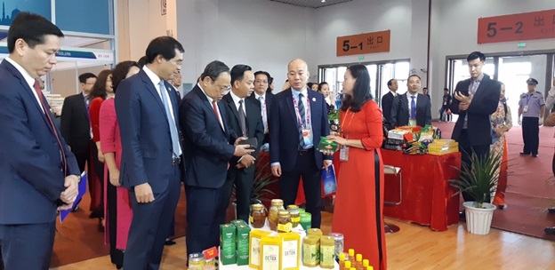 Việt Nam tham Triển lãm hàng hoá Nam Á, Đông Nam Á tại Côn Minh, Trung Quốc với 200 gian hàng gồm hạt điều, hạt tiêu, cà phê, thanh long…