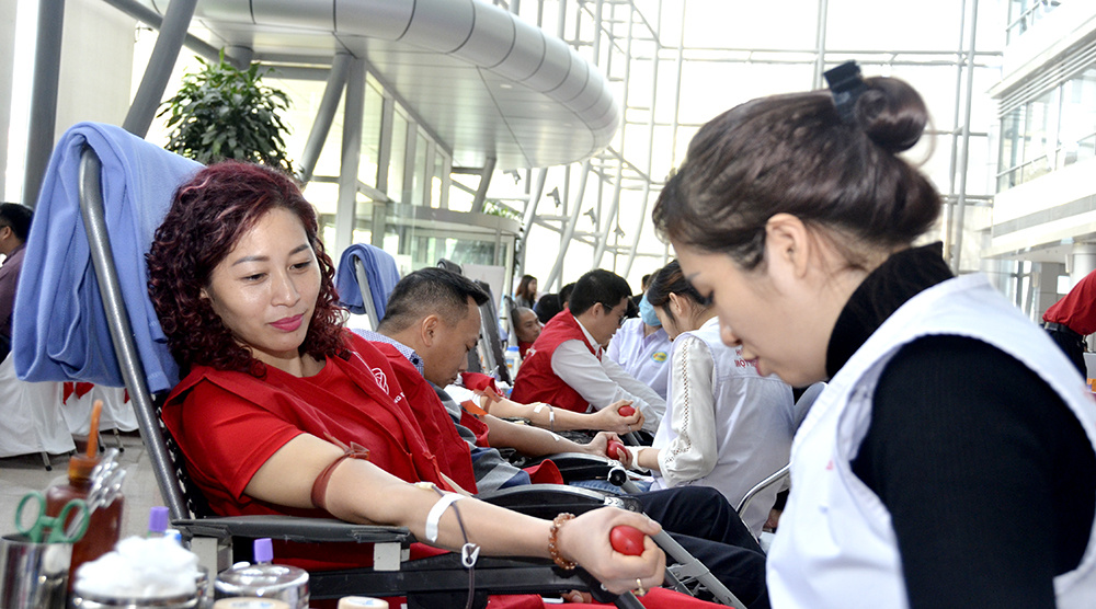 Hiến máu tại EVN