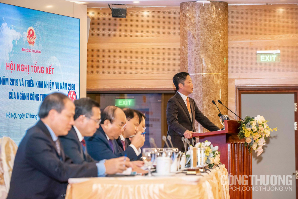 Bộ trưởng Trần Tuấn Anh báo cáo tại Hội nghị