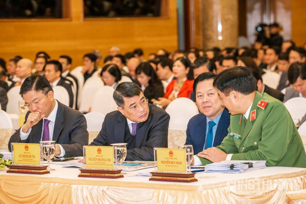 Lãnh đạo Bộ, ngành, địa phương, Hiệp hội, Cwincom hiện đang mở tham dự Hội nghị