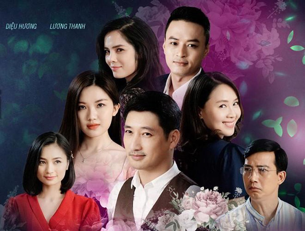 Dan dien vien hoa hong ben nguc trai