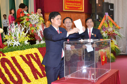 Việc tổ chức đại hội đảng bộ các cấp tiến tới Đại hội XIII của Đảng phải thực hiện phương châm kế thừa, ổn định