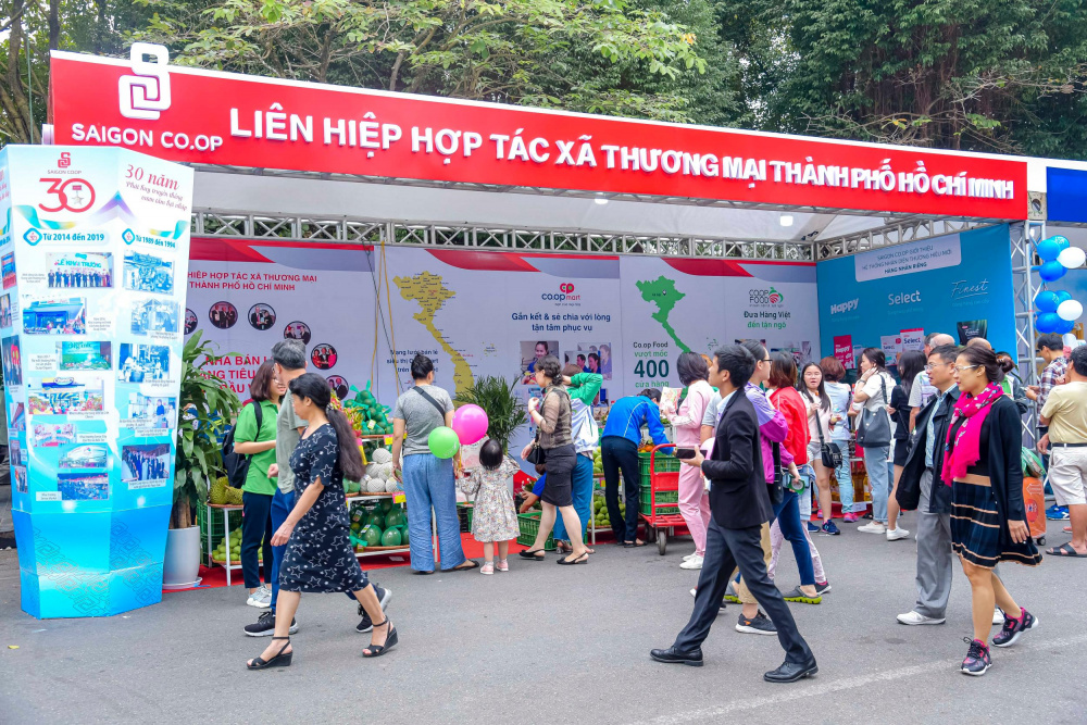 Gian hàng Saigon Co.op gây ấn tượng bởi loạt sản phẩm mang hương vị miền Tây đến Thủ đô Hà Nội