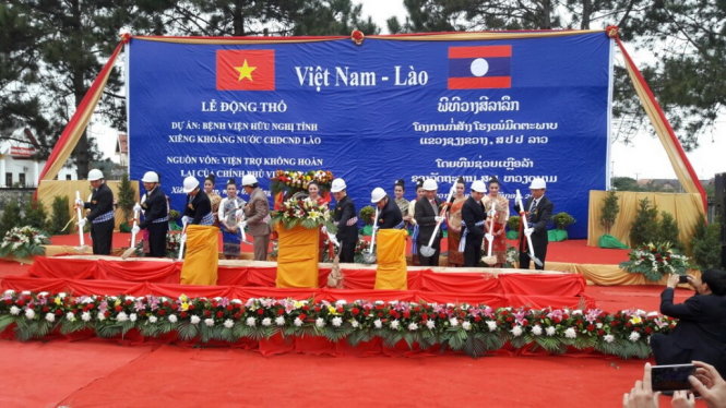 Việt Nam giúp Lào xây dựng bệnh viện Xiêng Khoảng
