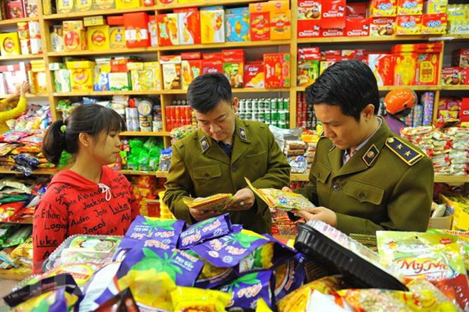 quản lý thị trường Tết