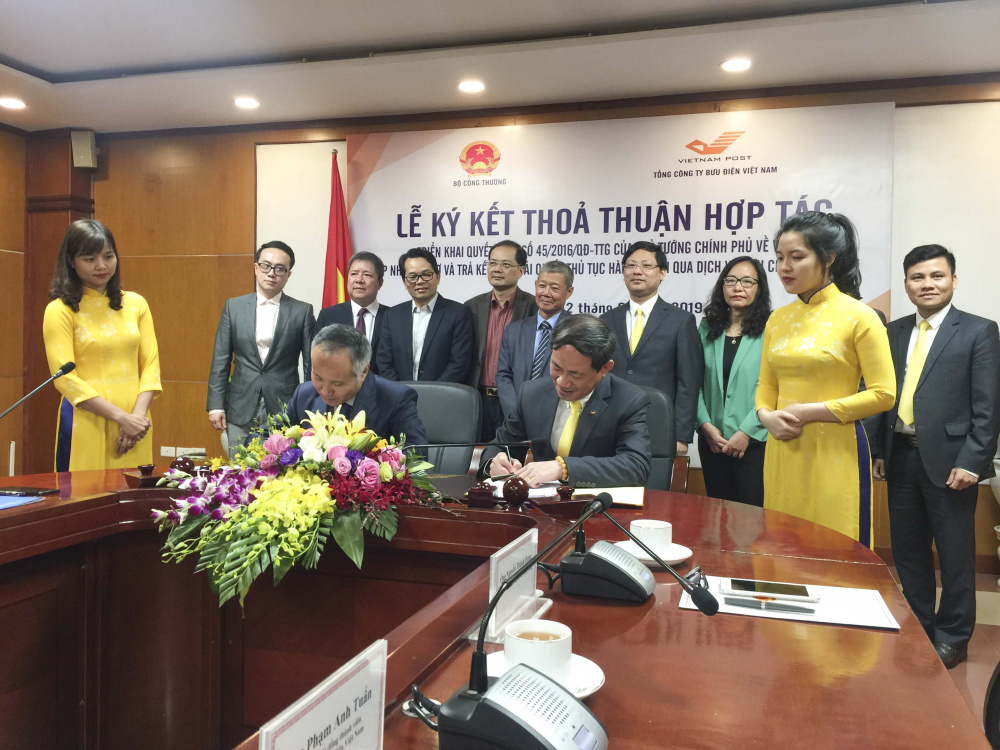 Lễ ký kết Thỏa thuận hợp tác triển khai Quyết định số 45/2016/QĐ-TTG của Thủ tướng Cwin com đăng nhập về việc tiếp nhận hồ sơ và trả kết quả giải quyết thủ tục hành chính qua dịch vụ bưu chính công ích