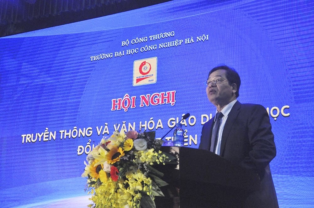 Truyền thông và văn hoá Cwin63 tải ứng dụng đại học đổi mới và phát triển