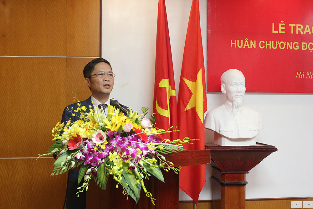 trao tặng huân chương ngành công thương